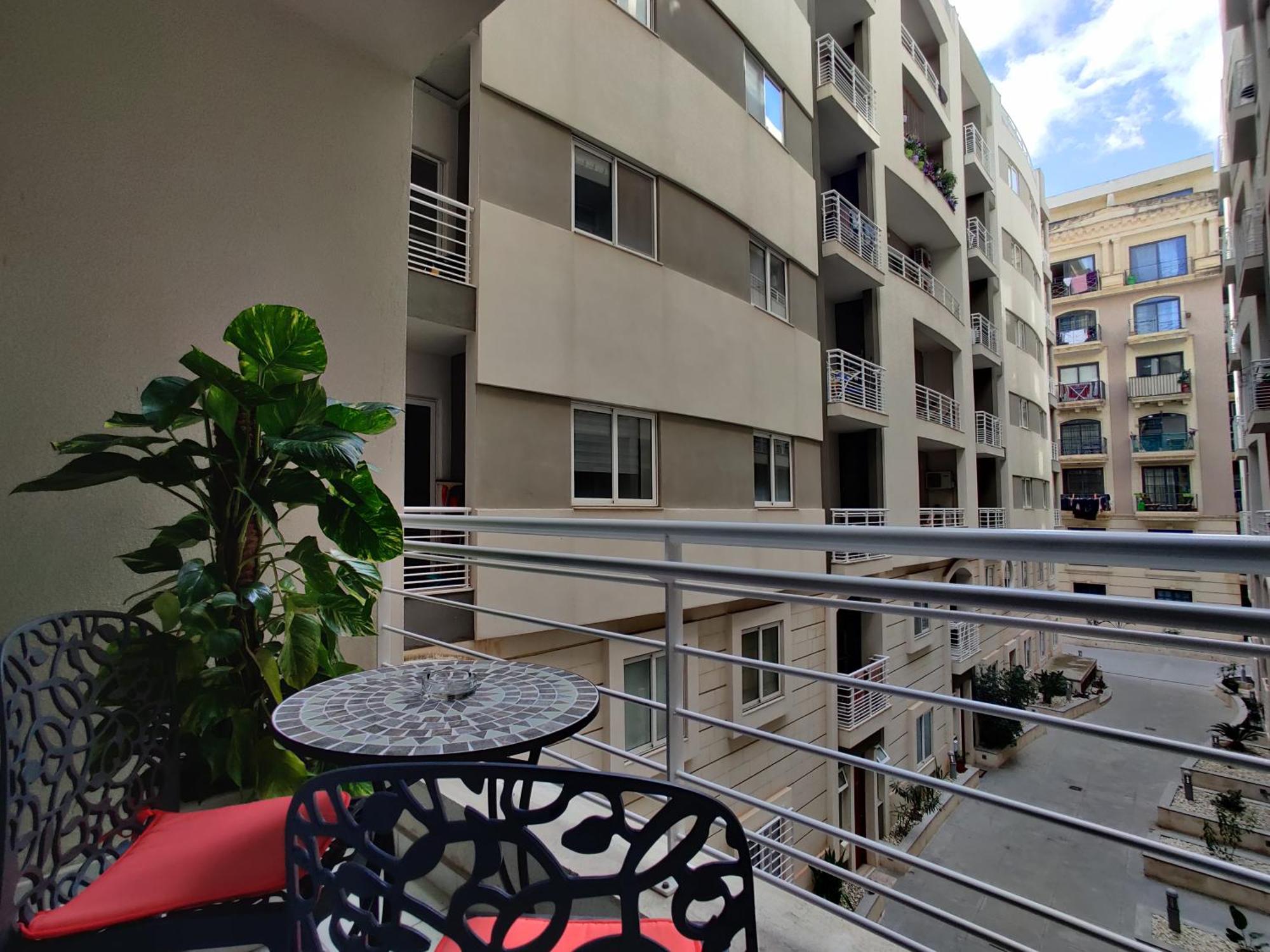 Depiro Point Deluxe - Modern, Designer Apartment 2 Minutes Away From Popular Sliema Seafront Dış mekan fotoğraf