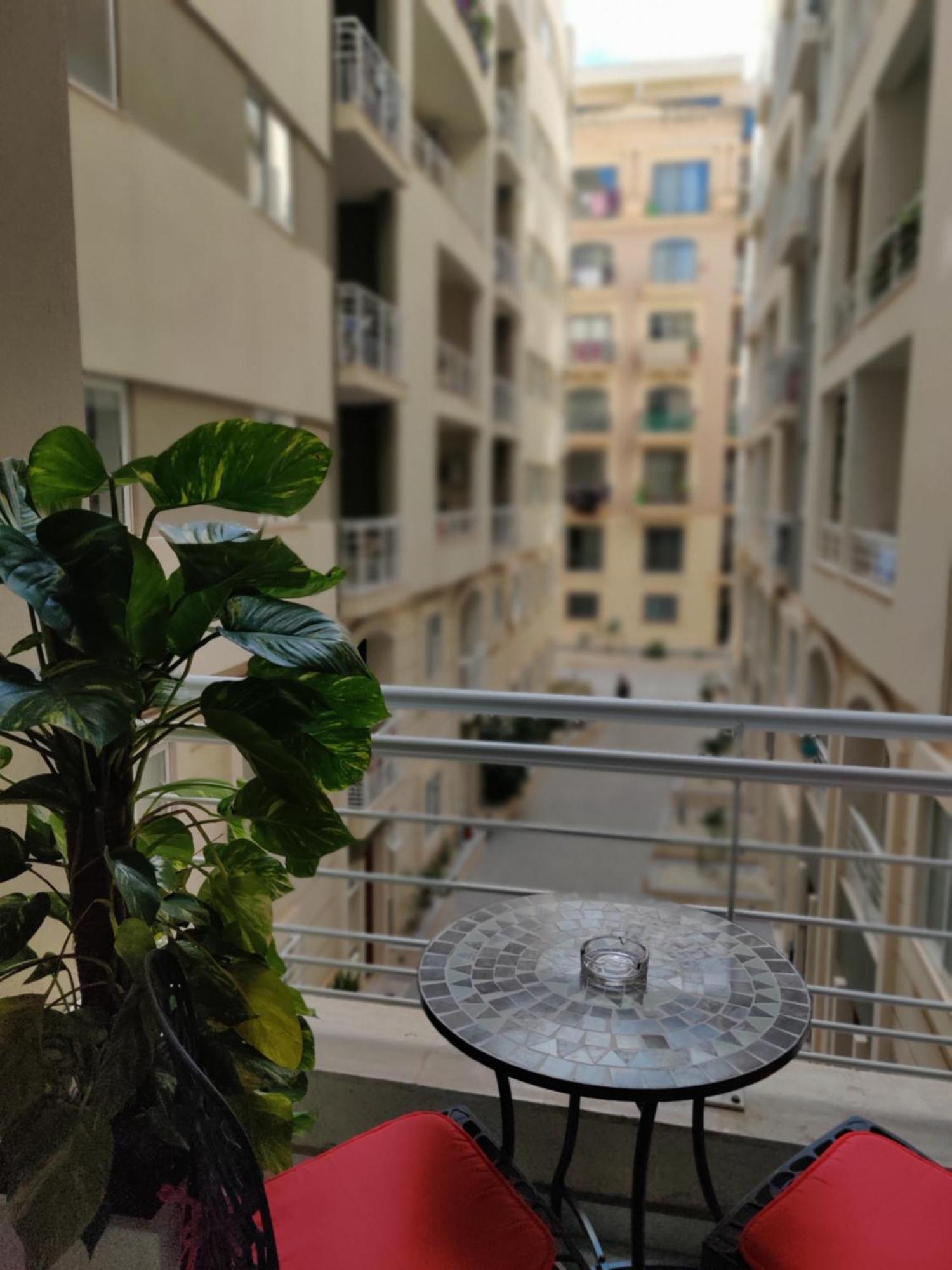 Depiro Point Deluxe - Modern, Designer Apartment 2 Minutes Away From Popular Sliema Seafront Dış mekan fotoğraf